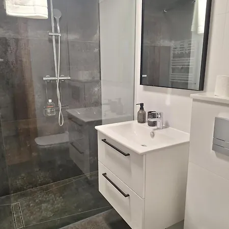 Kukinia33 Apartamento *